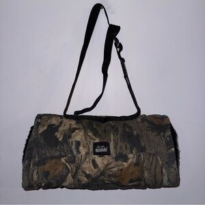 Icebreaker Hanblanket insulated hand muff Mossy Oak Break Up camouflage